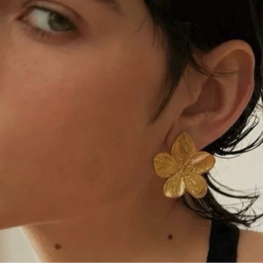 New ~ Anthropologie Shashi Ophelia Flower Earrings